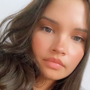 Meet your Posher, Alexia